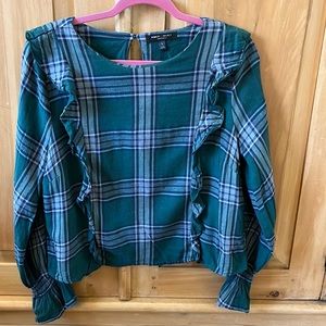 Romeo and Juliet brand Girls large plaid long sleeve blouse that is 100% cotton.